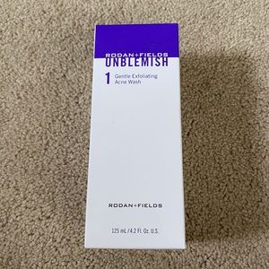 Rodan + Fields Gentle Exfoliating Acne Wash!